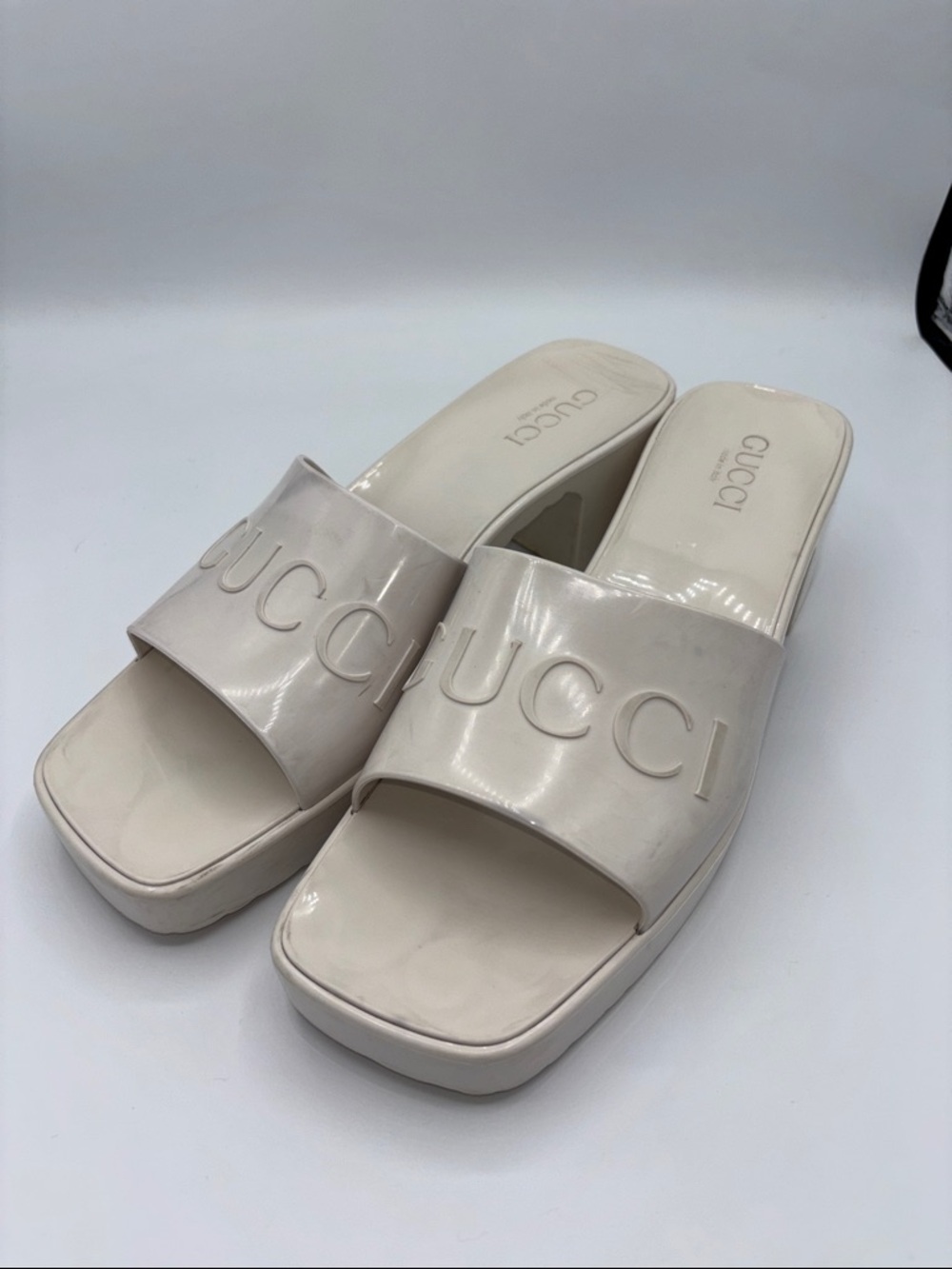 EUC Authentic Gucci Cream Patent Platform Slide Mules Size 40
